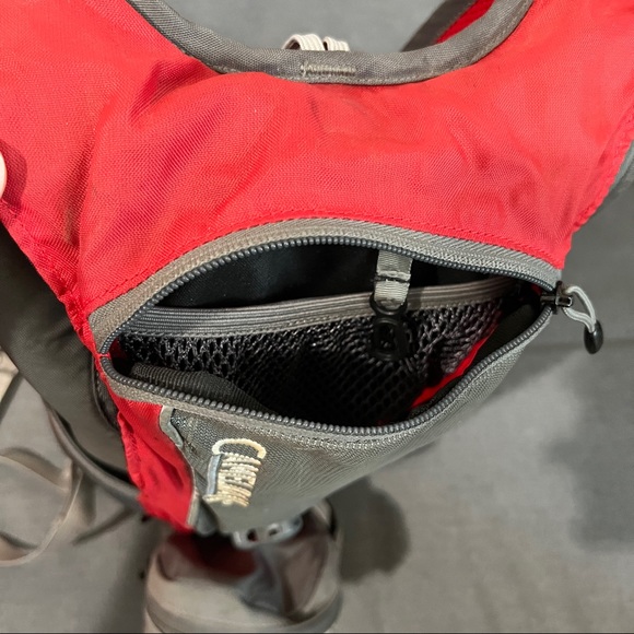 Camelbak Rogue Hydration Pack - Picture 3 of 5